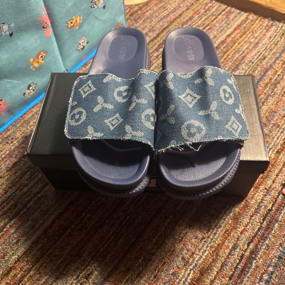 Sandles